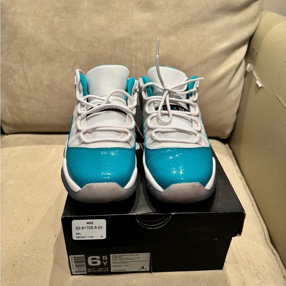 2014 Nike Air Jordan 11 Retro low Turbo Green size 6.5y